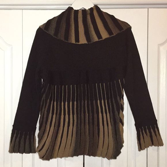 Angel Design by Sabri Ozel Italian Yarn Cardigan - Picture 7 of 7